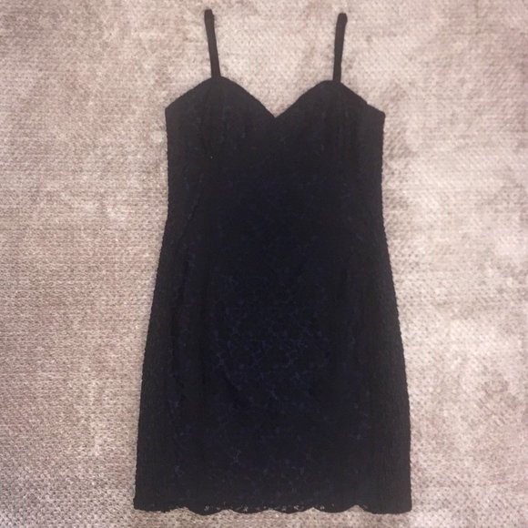 Aritzia Dresses & Skirts - Aritzia Talula Little Black Lace Dress
